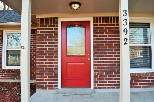 Building Photo - 3392 Colonnade Dr