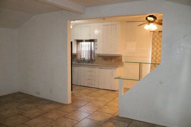Building Photo - 1 Bedroom, 1 Bathroom House in Antioch wit...