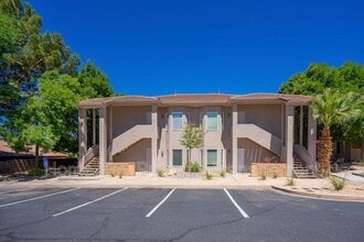 Building Photo - 184 S Valley View Dr