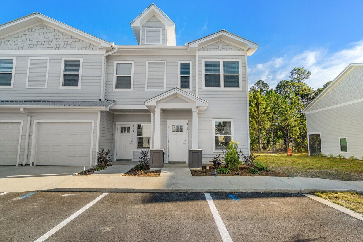 338 Date Palm Lane, Freeport, FL 32439 Townhome Rentals in Freeport
