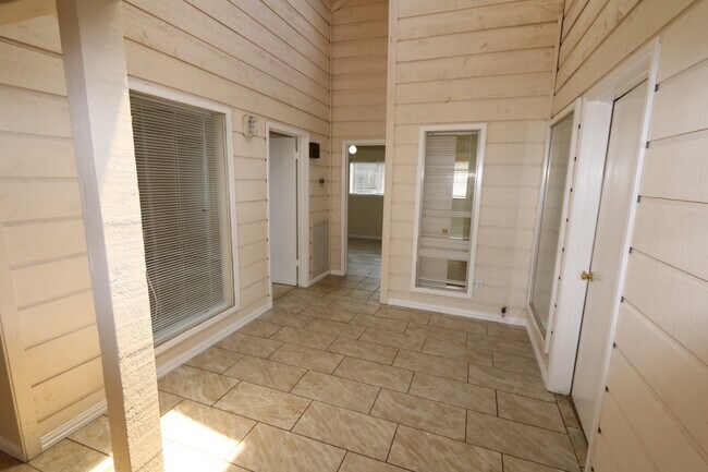 Foto del edificio - 13318 Rain Lily Ln