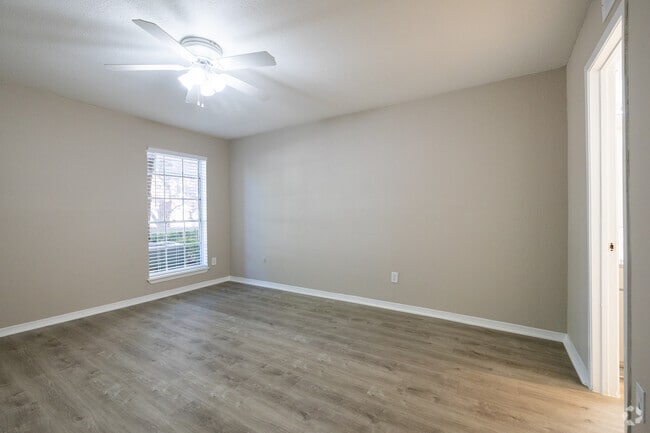 1BR, 1BA - 653SF - Yale - Bedroom - 8950 Glencrest Management Co LLC