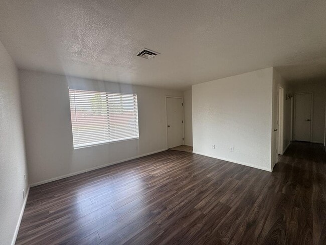 Foto del edificio - 5056 E Evergreen Dr