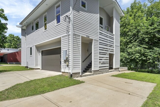 Building Photo - Awesome fully furnished 1BE/1BA in the Wav...