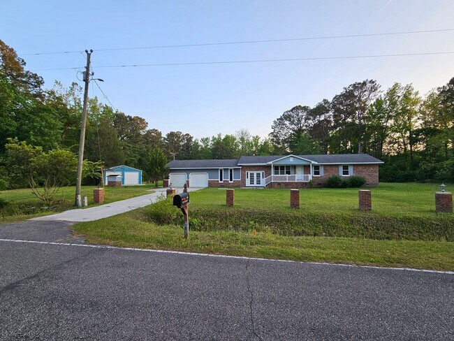 Foto del edificio - 770 Harrison Creek Rd