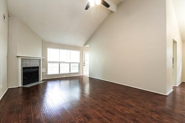 Foto del edificio - 9215 Grandview Park Dr