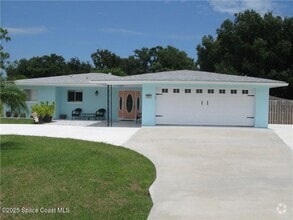 Building Photo - 3700 Bay St