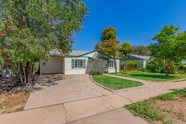 Building Photo - 208 W Glenrosa Ave