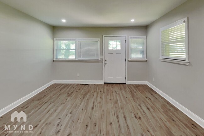 Building Photo - 8266 Lake View Terrace