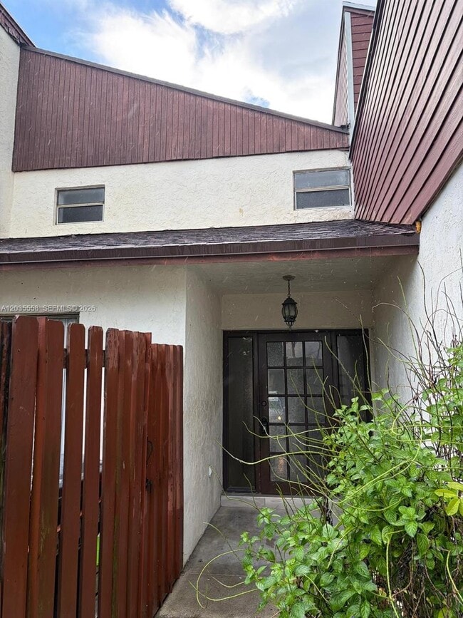 Building Photo - 1403 White Pine Dr