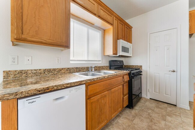 Building Photo - Spacious Two-Story Home with an Open-Concept Design!
