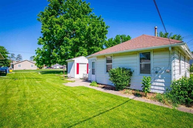 Foto del edificio - 705 E 10th St