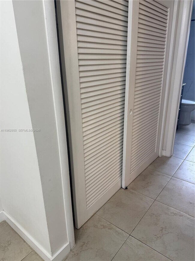 Foto del edificio - 722 NE 8th St