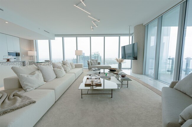 Foto del edificio - 700 NE 26th St