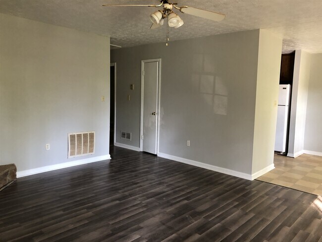 Foto del edificio - 260 Park Ridge Dr