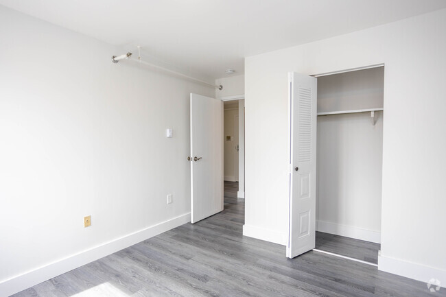 1 BR 1 BA 506 SQ FT Bedroom - Capitol Crossings