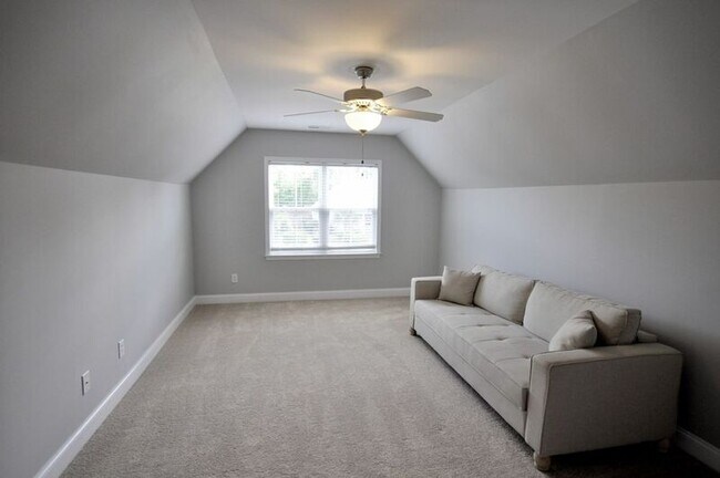 Building Photo - 322 St Kitts Way