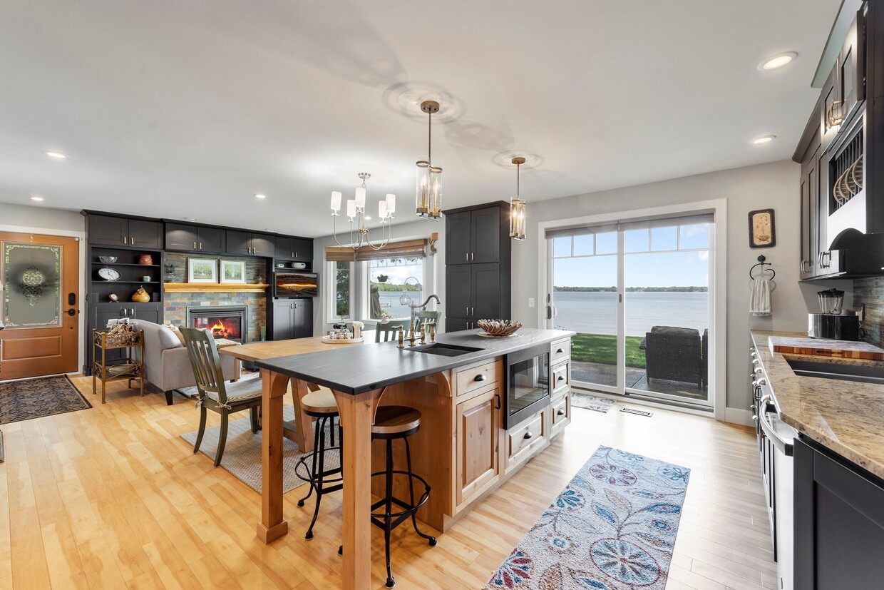 Foto principal - 21253 Lake George Blvd