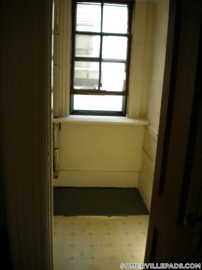 Building Photo - 114 Woodstock St