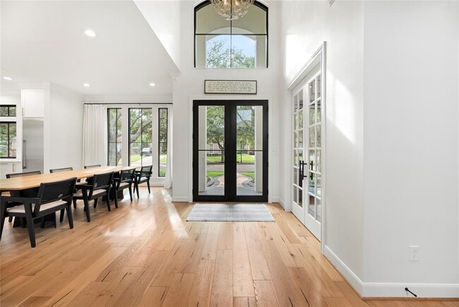 Building Photo - 4019 Colony Oaks Dr