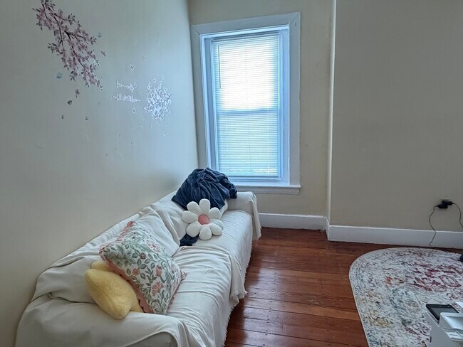 Foto del edificio - 227 Roxbury St