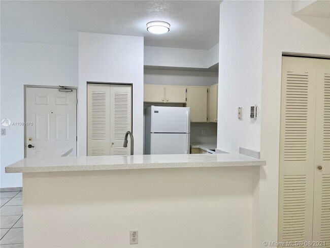 Building Photo - 7330 NW 114th Ave