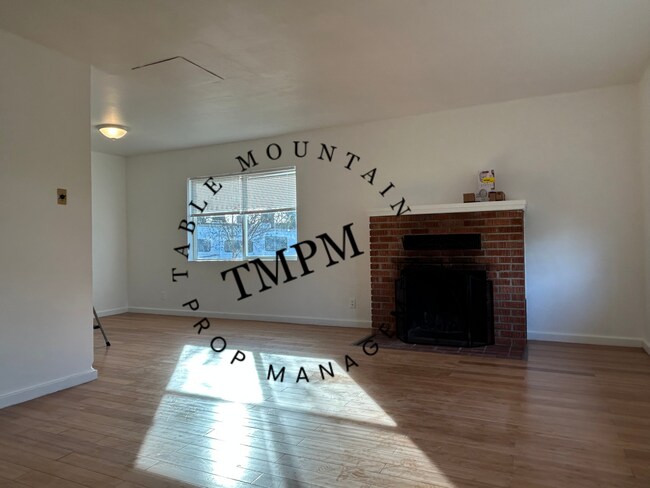 Foto del edificio - 1295 Floral Ave