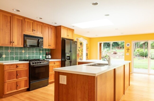 Foto del edificio - 4bd/2ba Kirkland Home