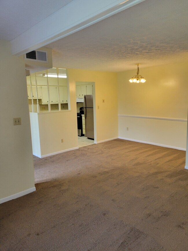 Foto del edificio - 515 Powell Ln