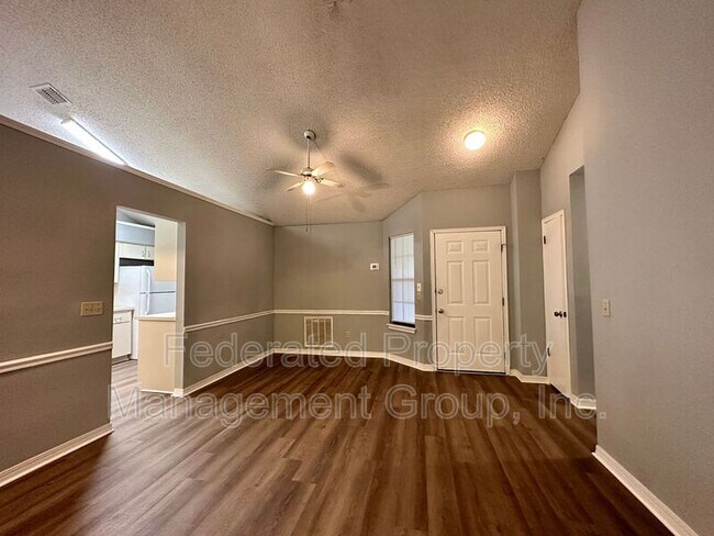 Foto del edificio - 1680 Sandy Hollow Loop