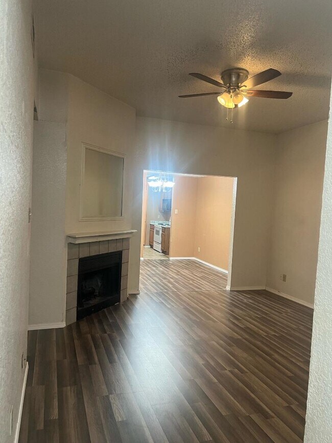 Building Photo - 1445 Lake Crest Ln