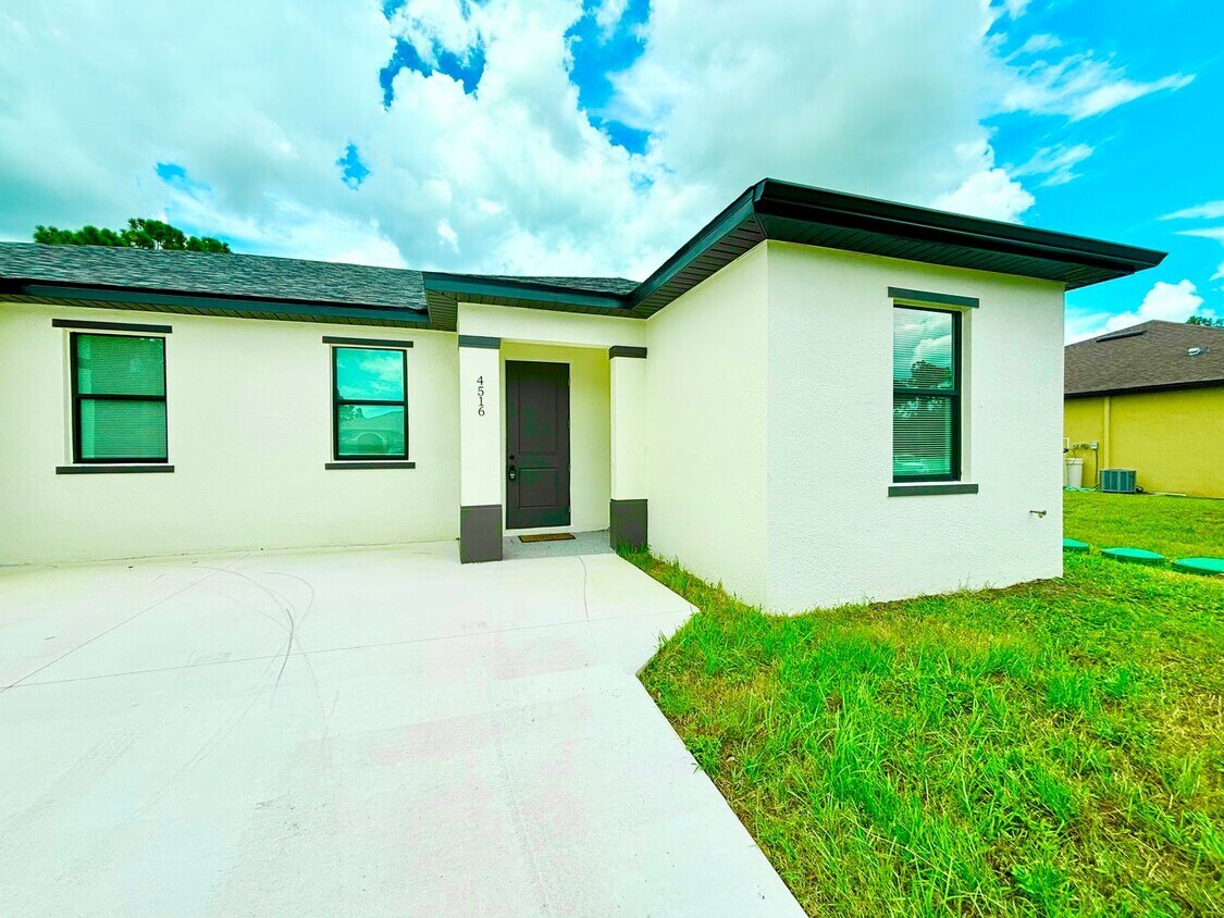 Primary Photo - 4518-4518 29th St SW