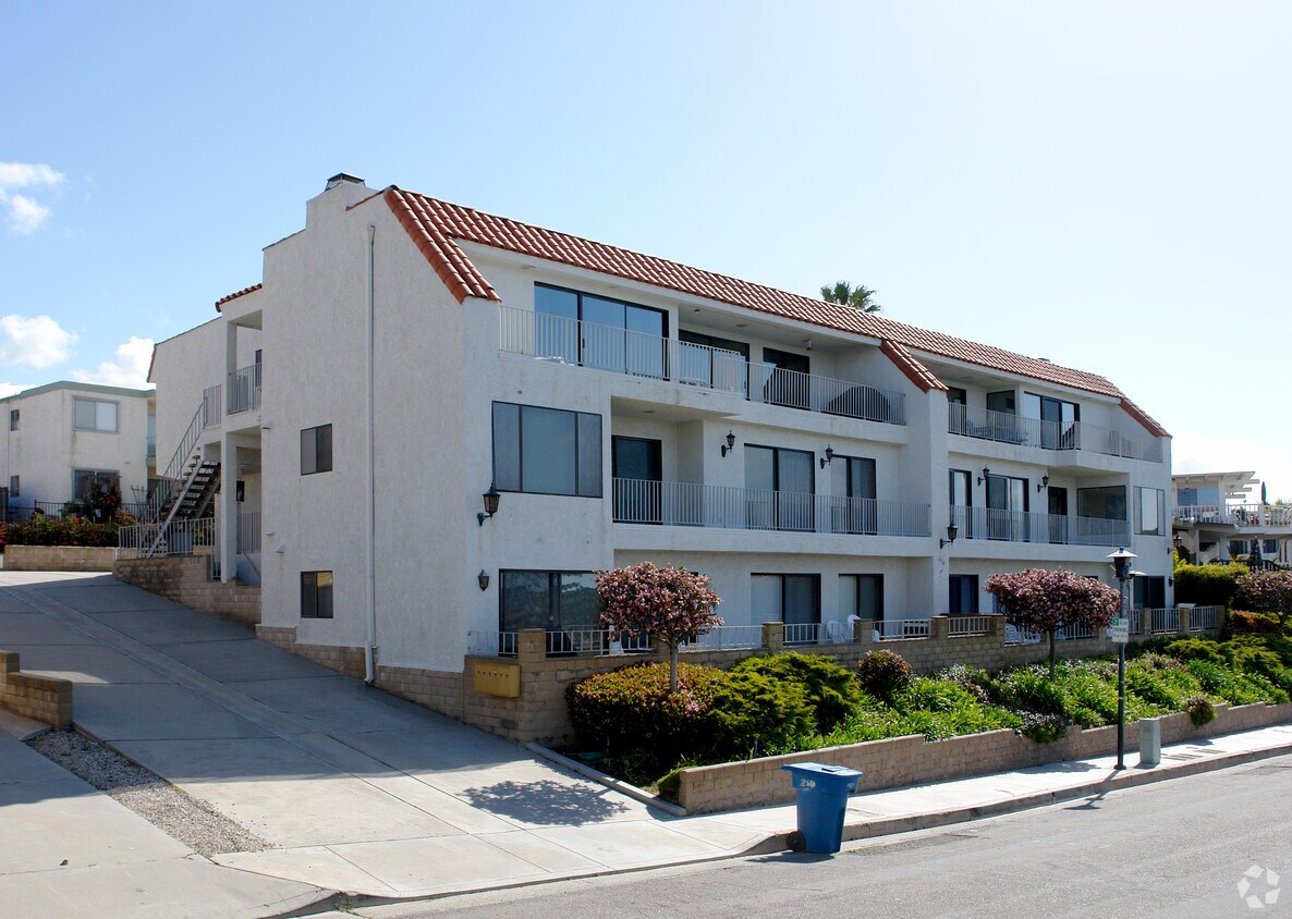 Building Photo - 250 Avenida Lobeiro