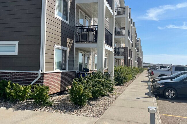 Building Photo - Tesla Estates