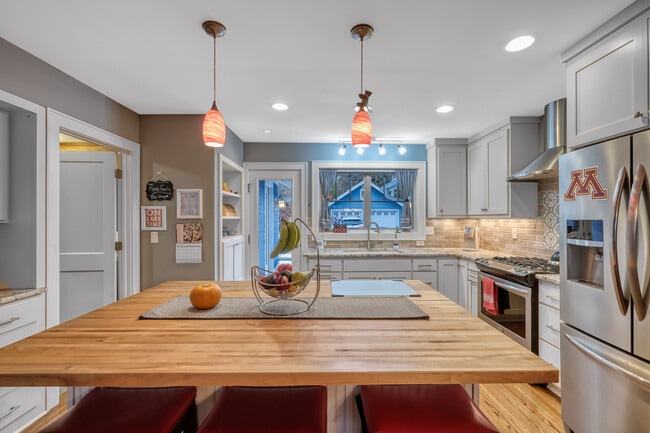 Foto del edificio - 5050 Manitou Rd