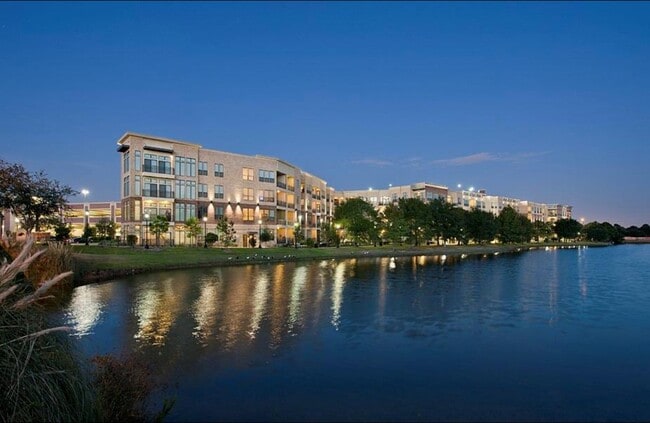 Foto del edificio - 2727 Commercial Center Blvd