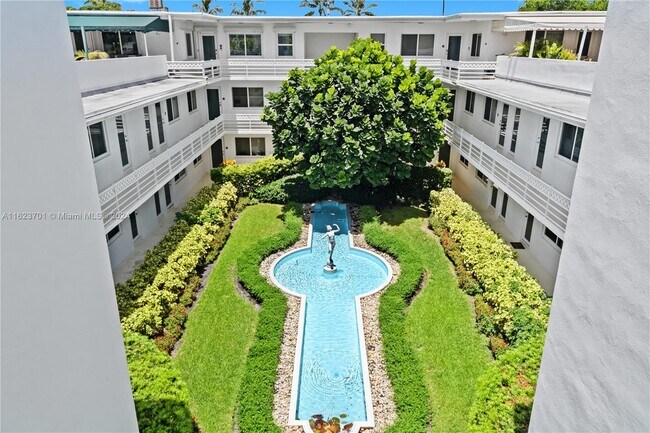 Foto del edificio - 9920 Collins Ave