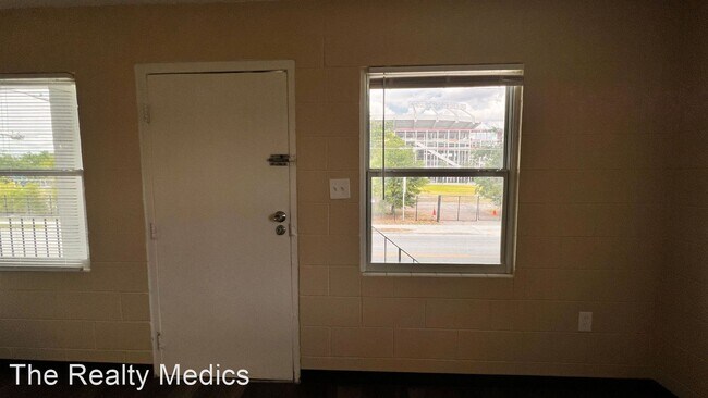 Foto del edificio - 1 br, 1 bath House - 2000 W Jackson St Unit 8