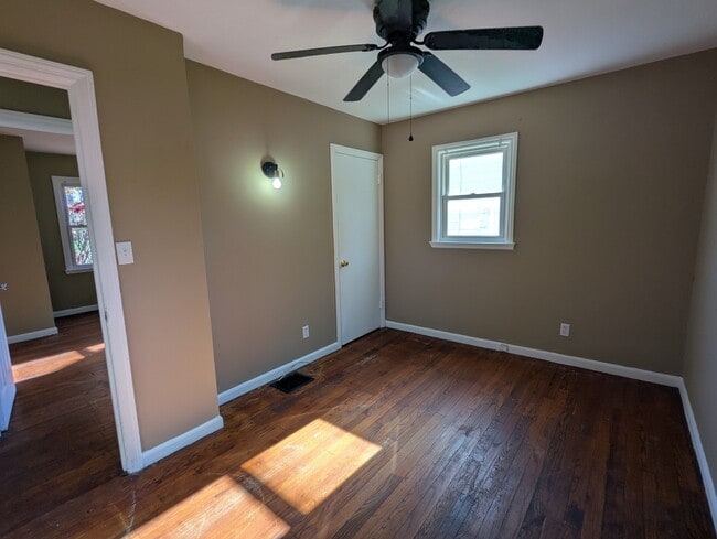 Building Photo - 549 S Ashburton Rd