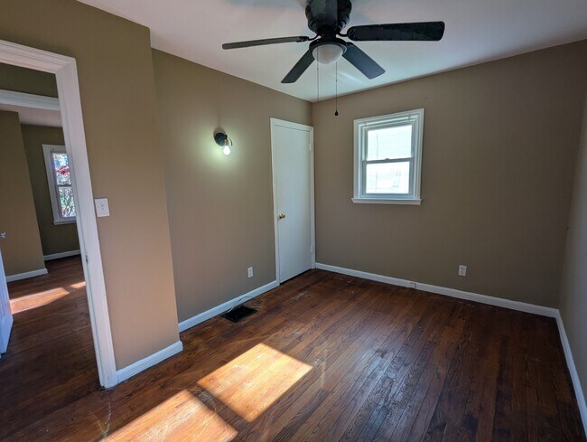 Foto del edificio - 549 S Ashburton Rd