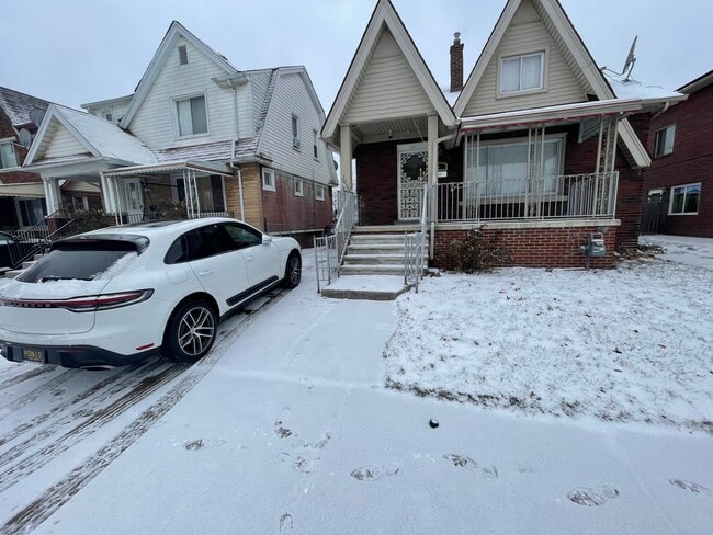 Building Photo - 6025 Ternes