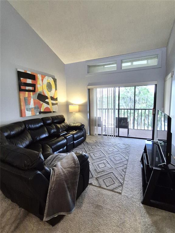 Building Photo - 270 Woodlake Wynde