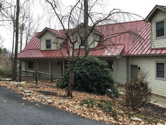 Foto del edificio - 4 br, 3 bath House - 1060 KUHN RD