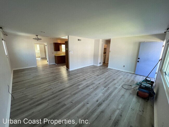Building Photo - 5 br, 3 bath House - 4995 Tierra Baja Way