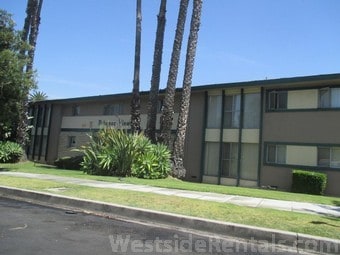 Building Photo - 3930 Roxanne Ave