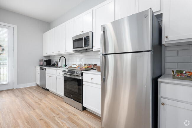 Interior Photo - Vieux at Welden