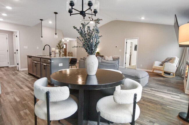 Foto del edificio - Pet Friendly Three Bedroom!