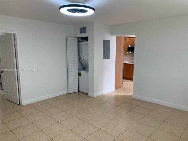 Foto del edificio - 3771 SW 27th Terrace