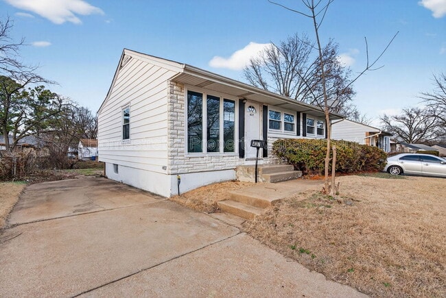 Photo - 437 Lancashire Rd House