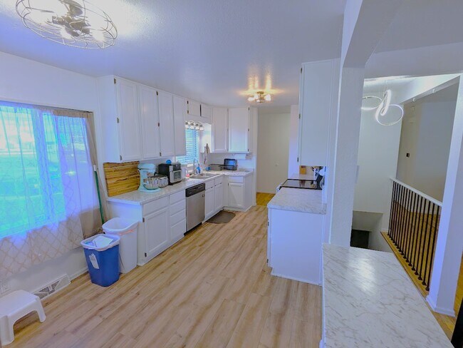 Foto del edificio - 11960 W Alameda Pky